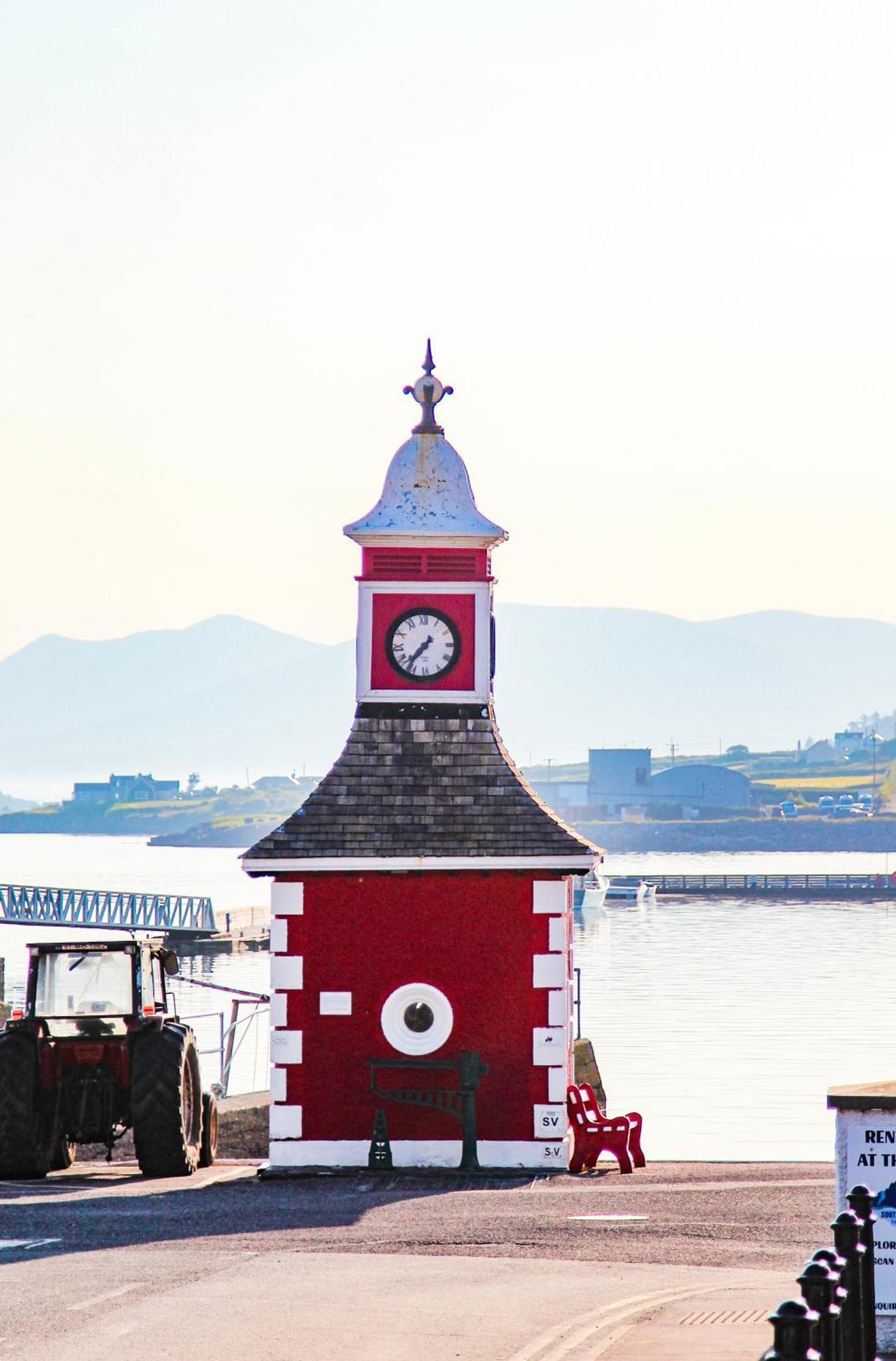 Double Decker Bus At Valentia Island Escape Hotel Chapeltown Exterior foto