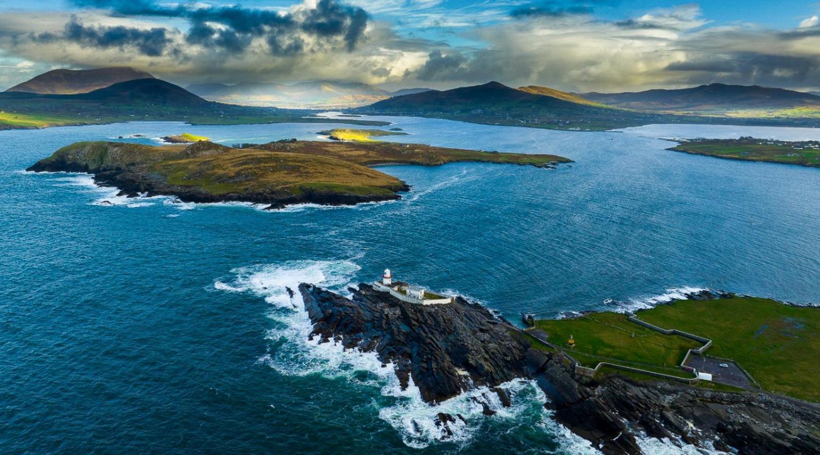 Double Decker Bus At Valentia Island Escape Hotel Chapeltown Exterior foto