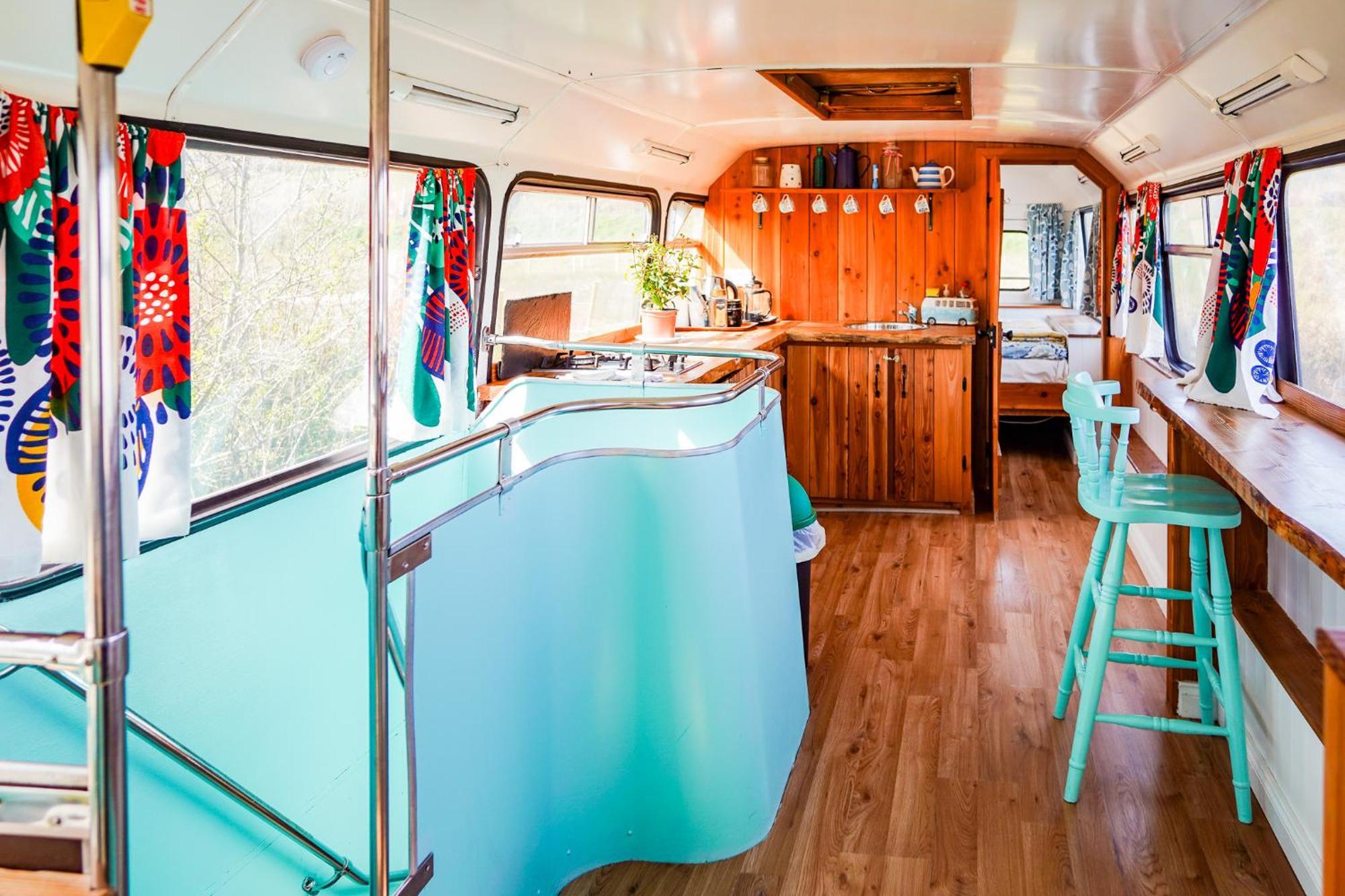 Double Decker Bus At Valentia Island Escape Hotel Chapeltown Exterior foto
